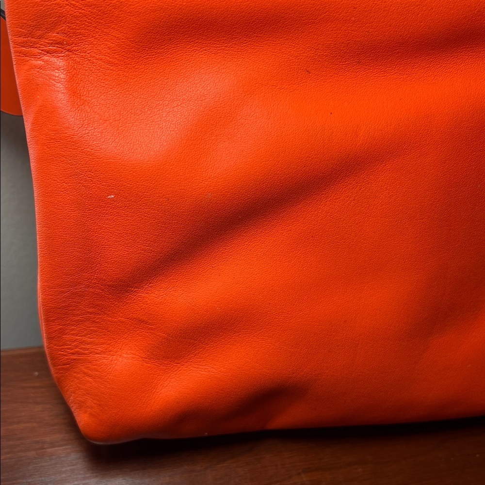 Kate Spade Saturday Bright Orange Leather Circle Tag Messenger Bag Purse Handbag - Picture 8 of 17